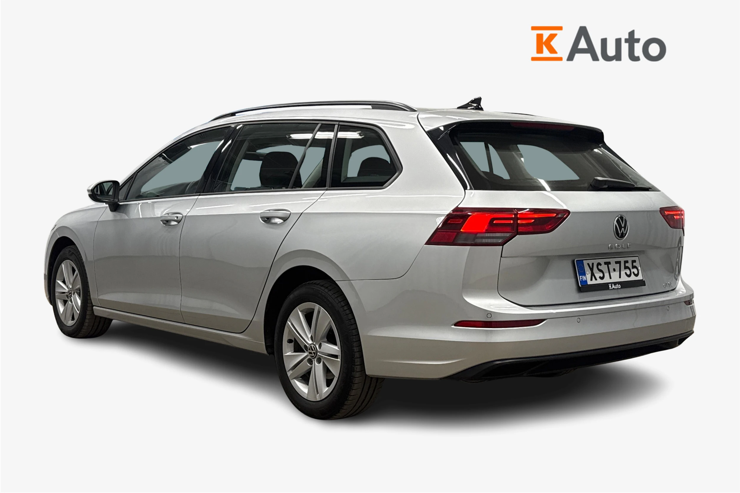 harmaa Volkswagen Golf 2024 kuva 3.