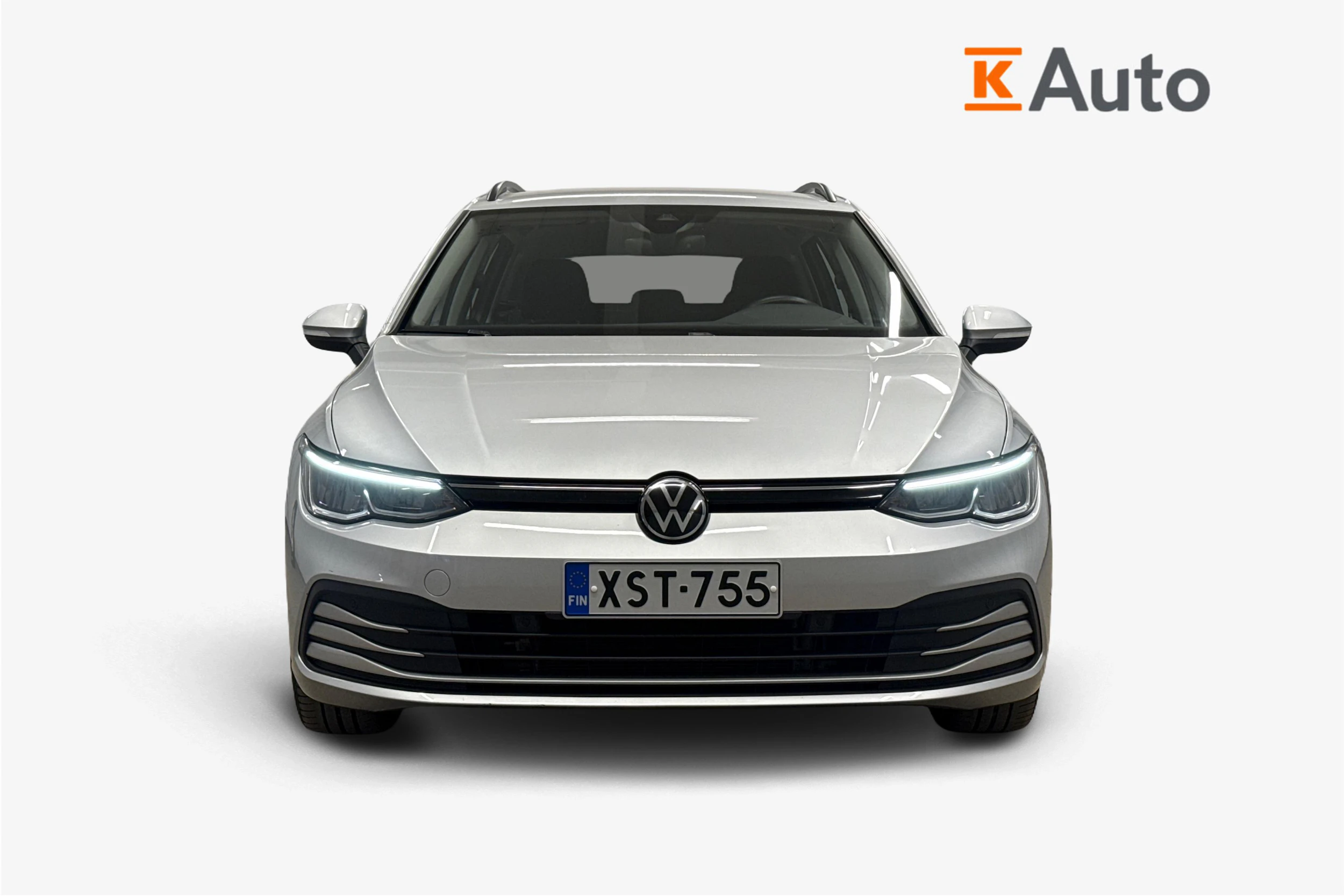 harmaa Volkswagen Golf 2024 kuva 5.