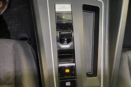 sininen Volkswagen Golf 2024 kuva 17.