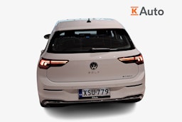 valkoinen Volkswagen Golf 2024 kuva 3.