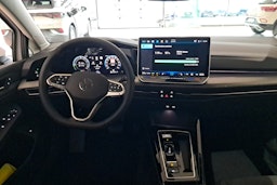 valkoinen Volkswagen Golf 2024 kuva 6.