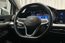 harmaa Volkswagen Golf 2024 kuva 15.