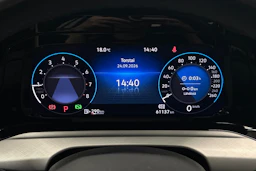 harmaa Volkswagen Golf 2024 kuva 18.