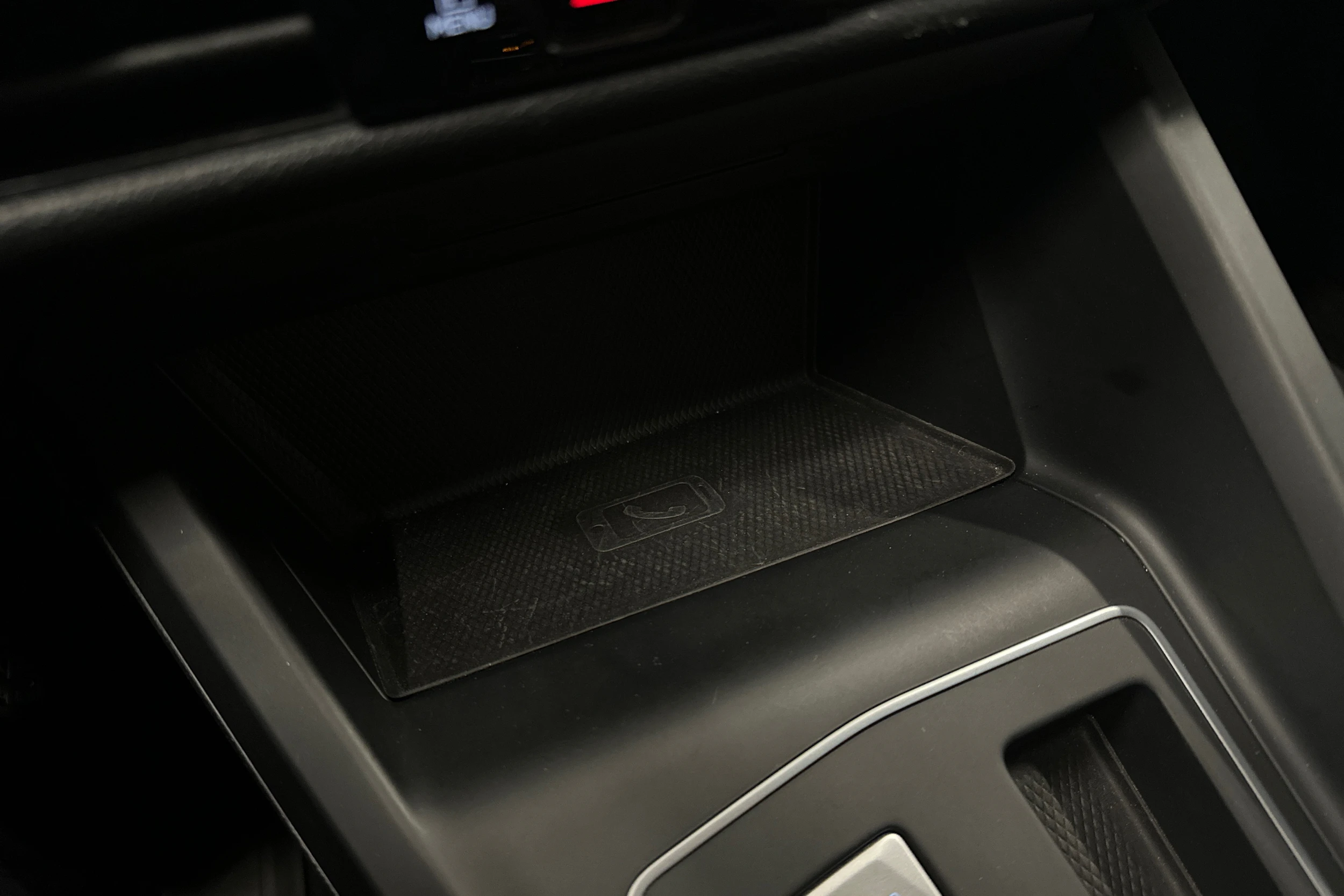 harmaa Volkswagen Golf 2024 kuva 24.