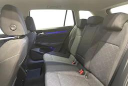 sininen Volkswagen Golf 2024 kuva 11.