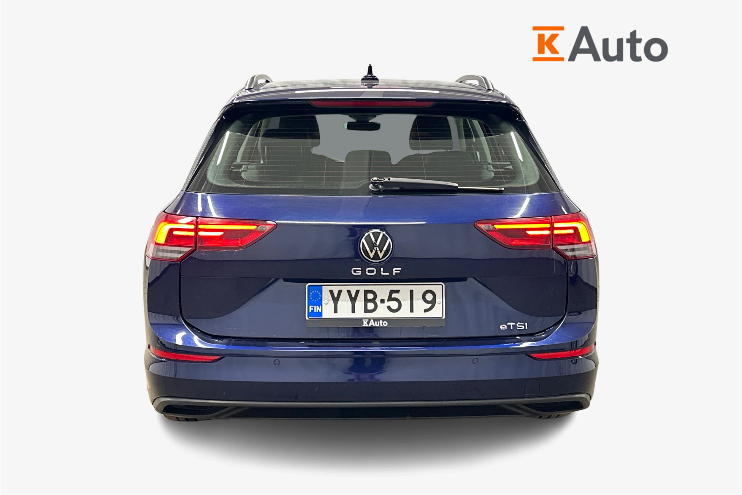 sininen Volkswagen Golf 2024 kuva 3.