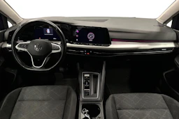 sininen Volkswagen Golf 2024 kuva 7.