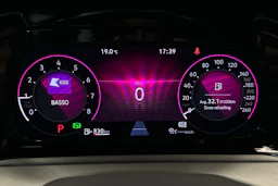 sininen Volkswagen Golf 2024 kuva 13.