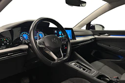 sininen Volkswagen Golf 2024 kuva 6.