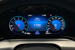 sininen Volkswagen Golf 2024 kuva 18.