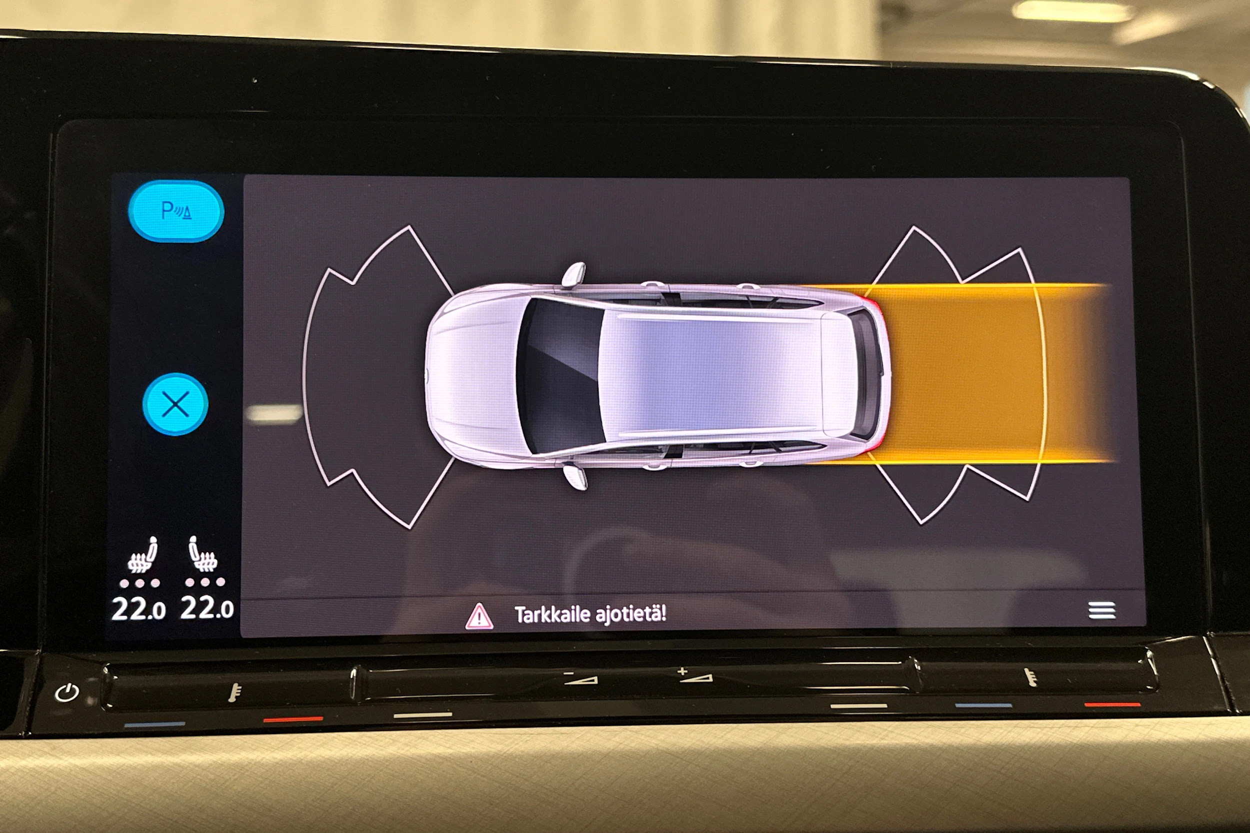 sininen Volkswagen Golf 2024 kuva 23.