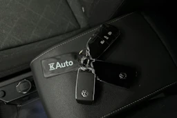 harmaa Volkswagen Golf 2024 kuva 32.