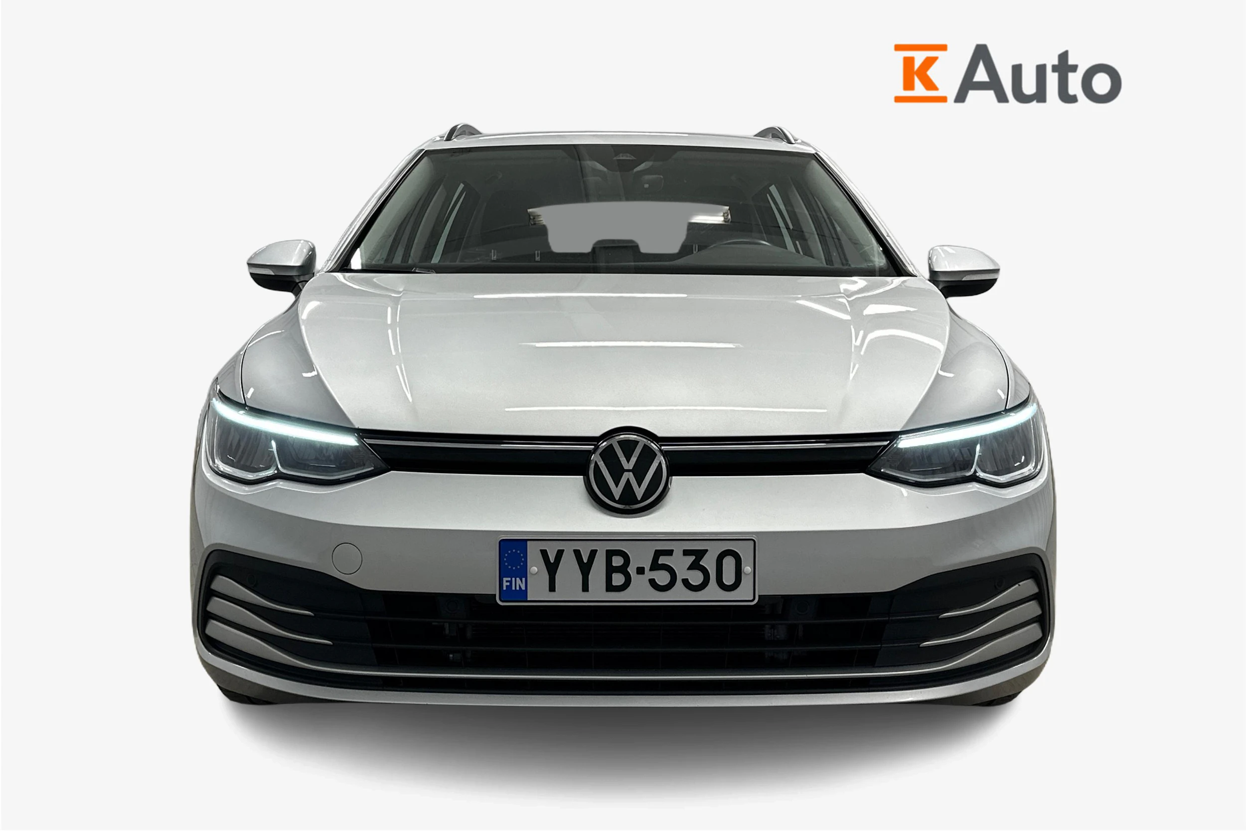 harmaa Volkswagen Golf 2024 kuva 4.