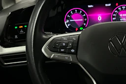 harmaa Volkswagen Golf 2024 kuva 11.