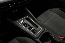 harmaa Volkswagen Golf 2024 kuva 27.