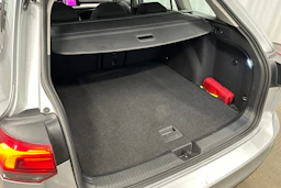 harmaa Volkswagen Golf 2024 kuva 31.