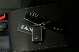 harmaa Volkswagen Golf 2024 kuva 33.