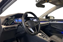 musta Volkswagen Golf 2024 kuva 3.