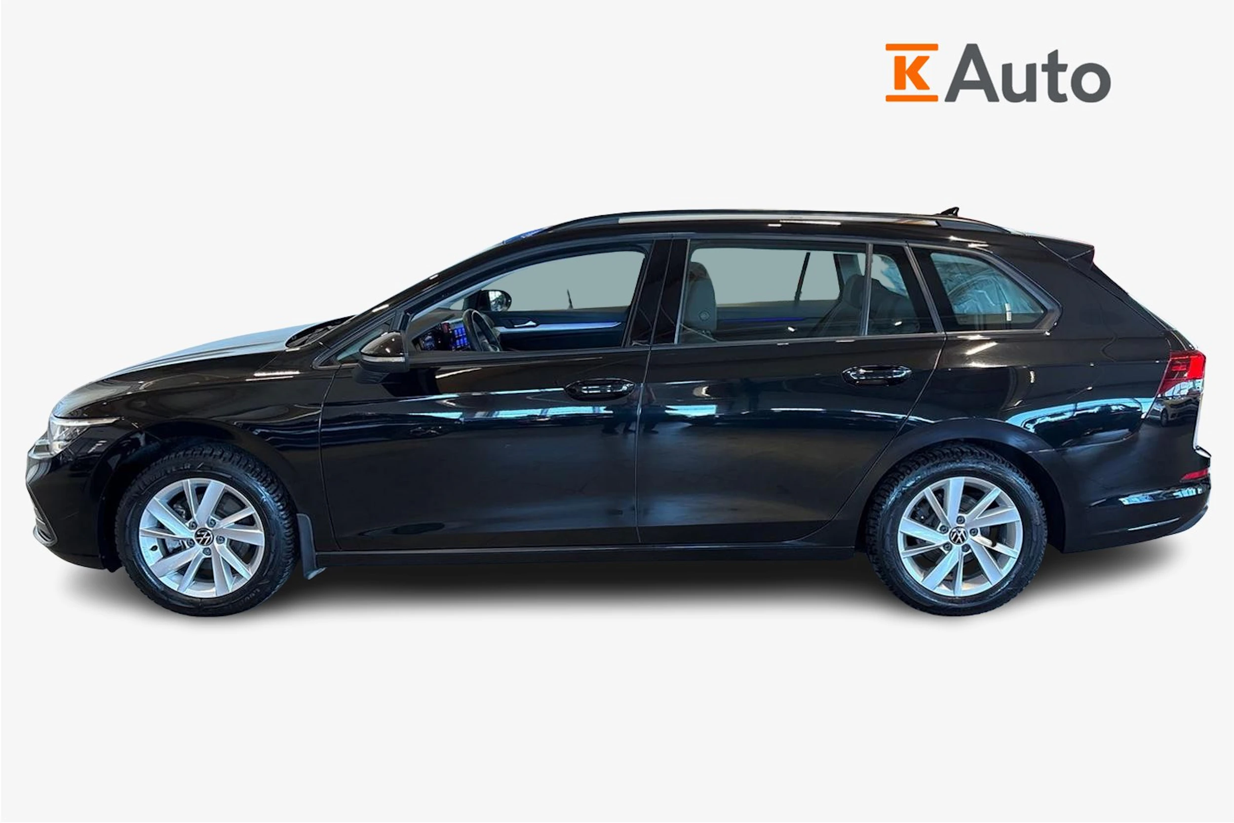 musta Volkswagen Golf 2024 kuva 7.