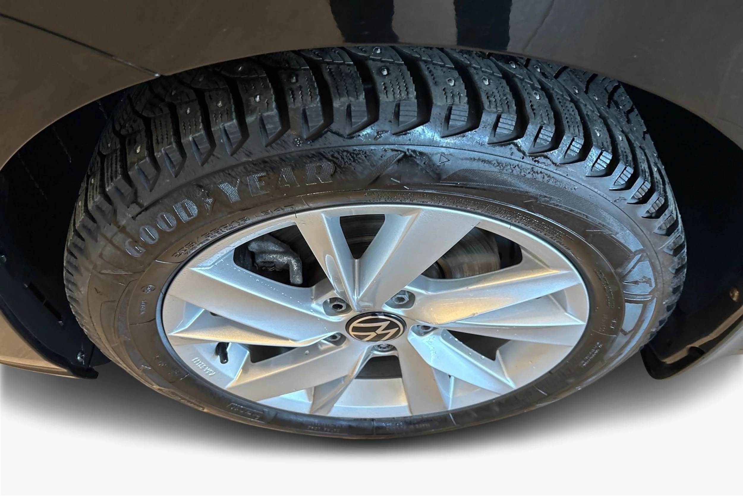 musta Volkswagen Golf 2024 kuva 12.