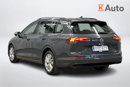 harmaa Volkswagen Golf 2024 kuva 3.