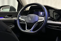 harmaa Volkswagen Golf 2024 kuva 19.