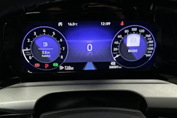 harmaa Volkswagen Golf 2024 kuva 36.