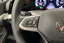 valkoinen Volkswagen Golf 2025 kuva 14.