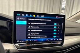 valkoinen Volkswagen Golf 2025 kuva 19.