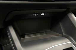 valkoinen Volkswagen Golf 2025 kuva 24.