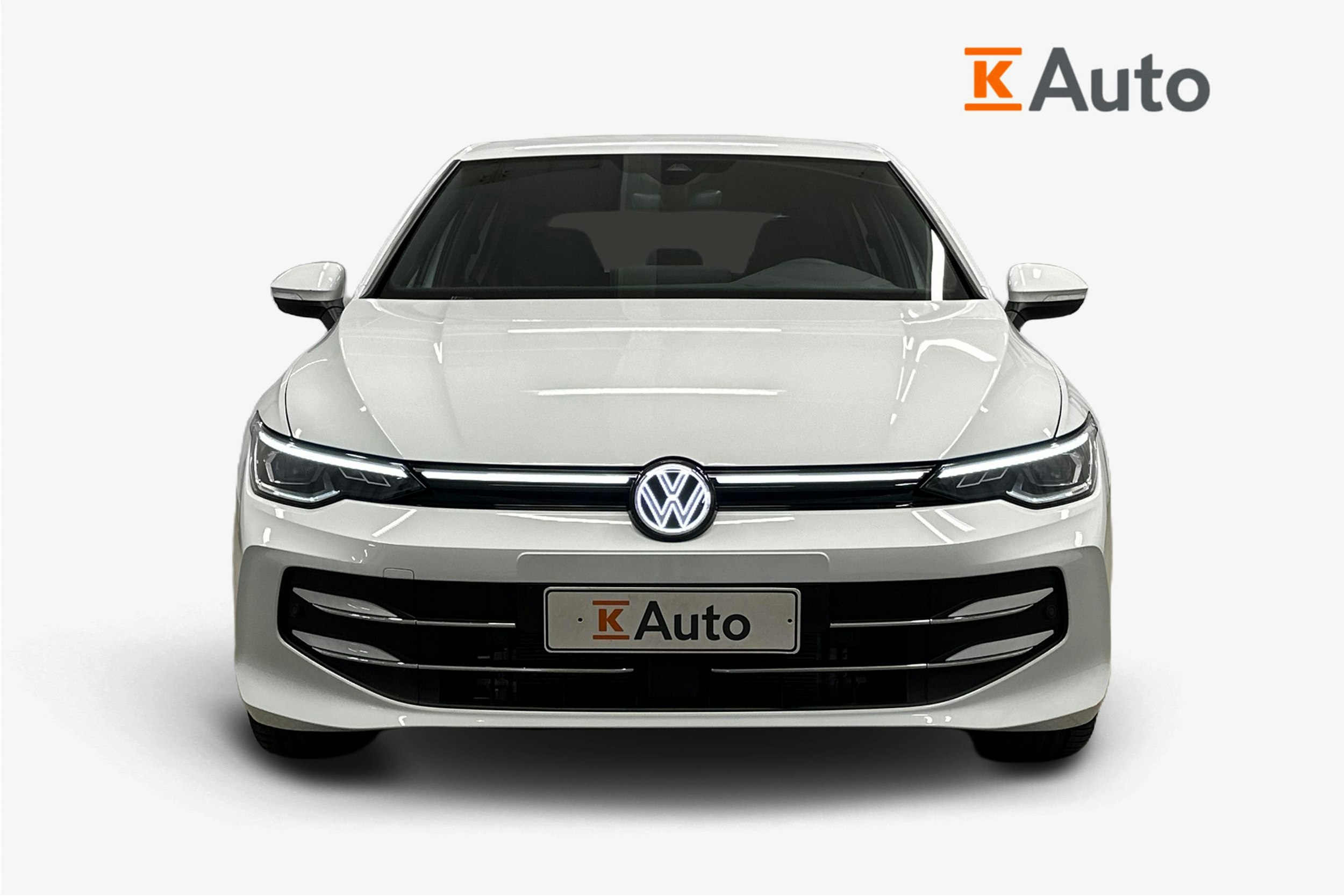 valkoinen Volkswagen Golf 2025 kuva 5.