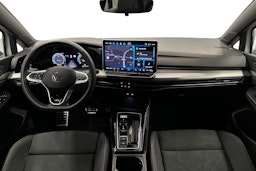 valkoinen Volkswagen Golf 2025 kuva 9.