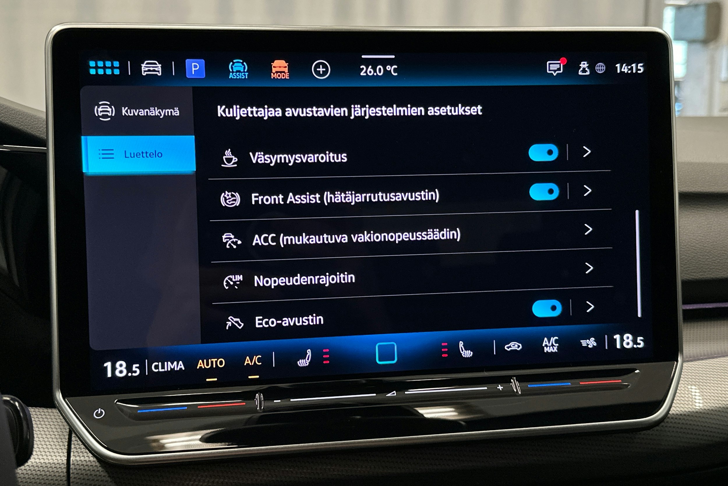 valkoinen Volkswagen Golf 2025 kuva 27.