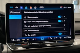 valkoinen Volkswagen Golf 2025 kuva 27.