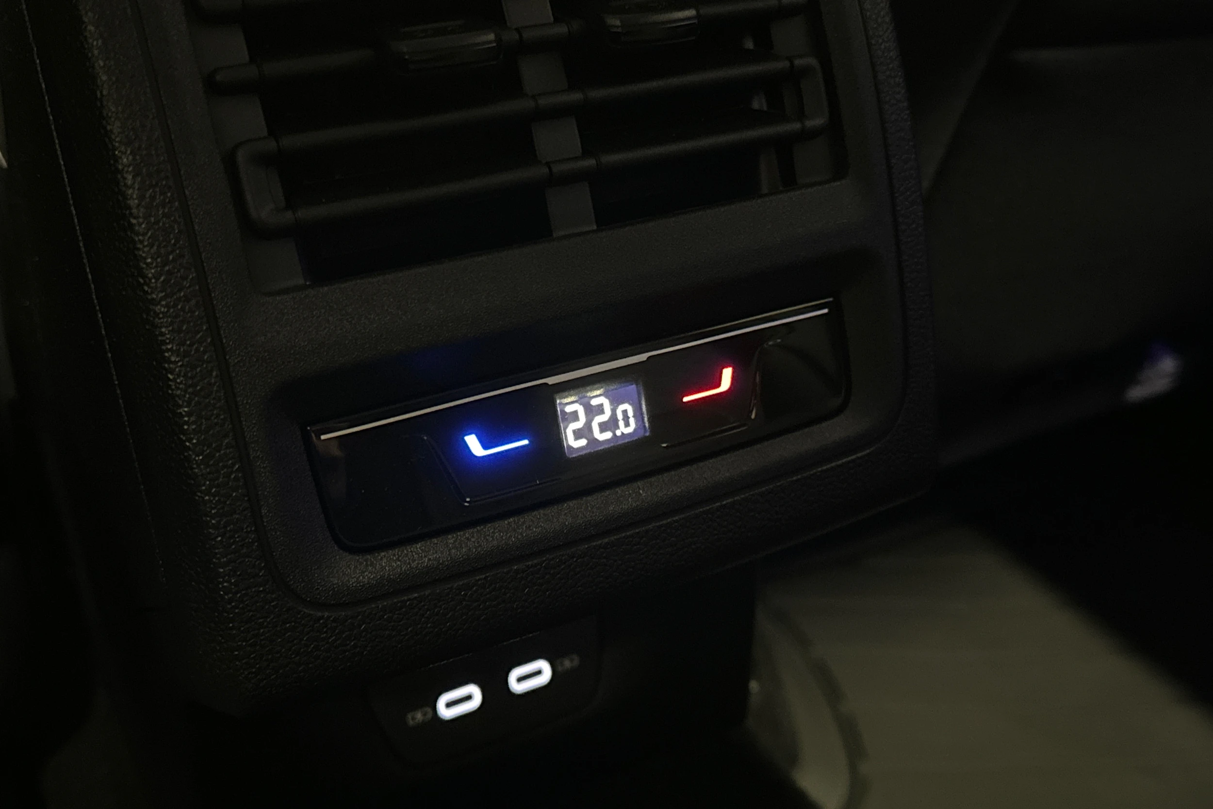 musta Volkswagen Golf 2025 kuva 16.