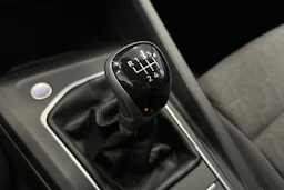 musta Volkswagen Golf 2025 kuva 27.