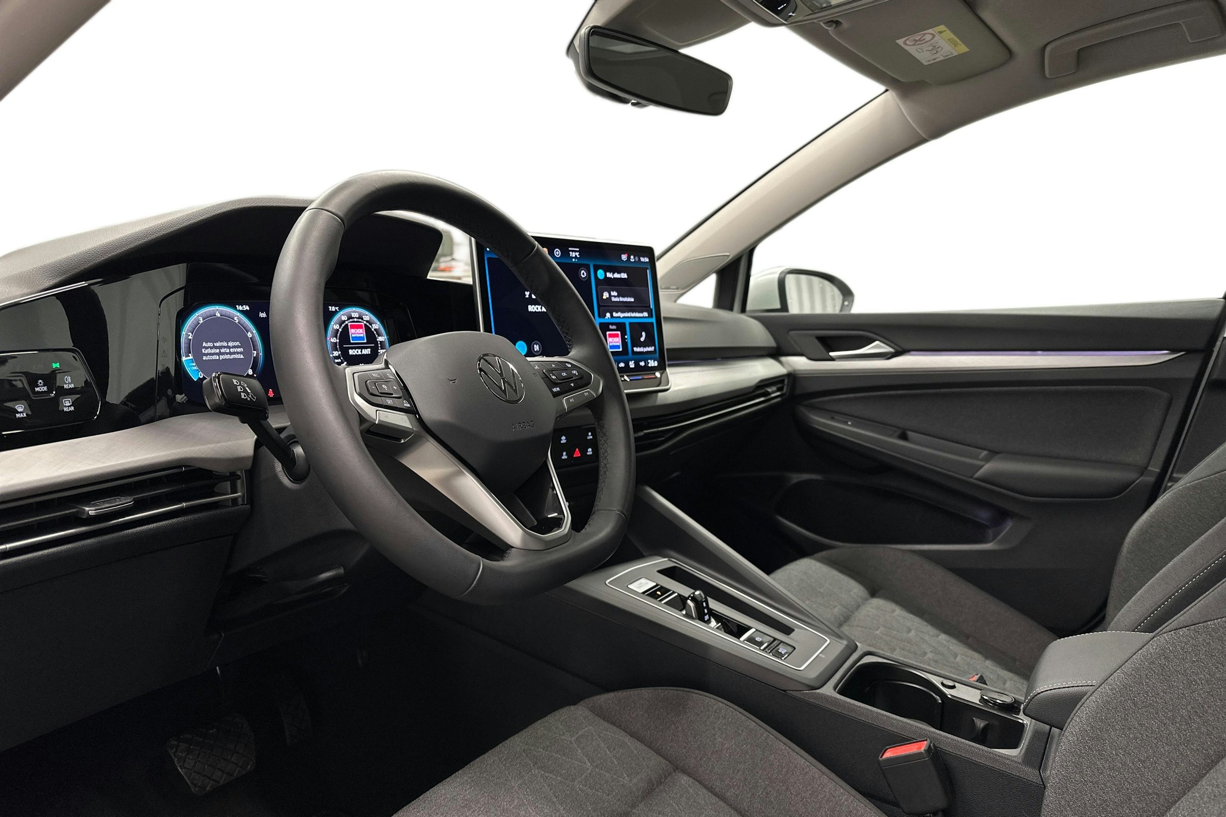 valkoinen Volkswagen Golf 2025 kuva 7.
