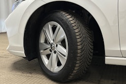 valkoinen Volkswagen Golf 2025 kuva 13.