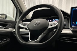 valkoinen Volkswagen Golf 2025 kuva 17.