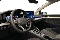 sininen Volkswagen Golf 2025 kuva 8.