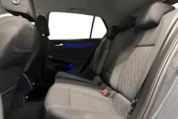 sininen Volkswagen Golf 2025 kuva 11.