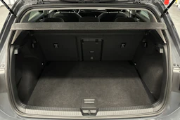 sininen Volkswagen Golf 2025 kuva 15.