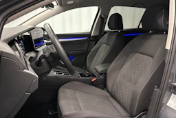 sininen Volkswagen Golf 2025 kuva 17.