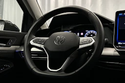 sininen Volkswagen Golf 2025 kuva 18.