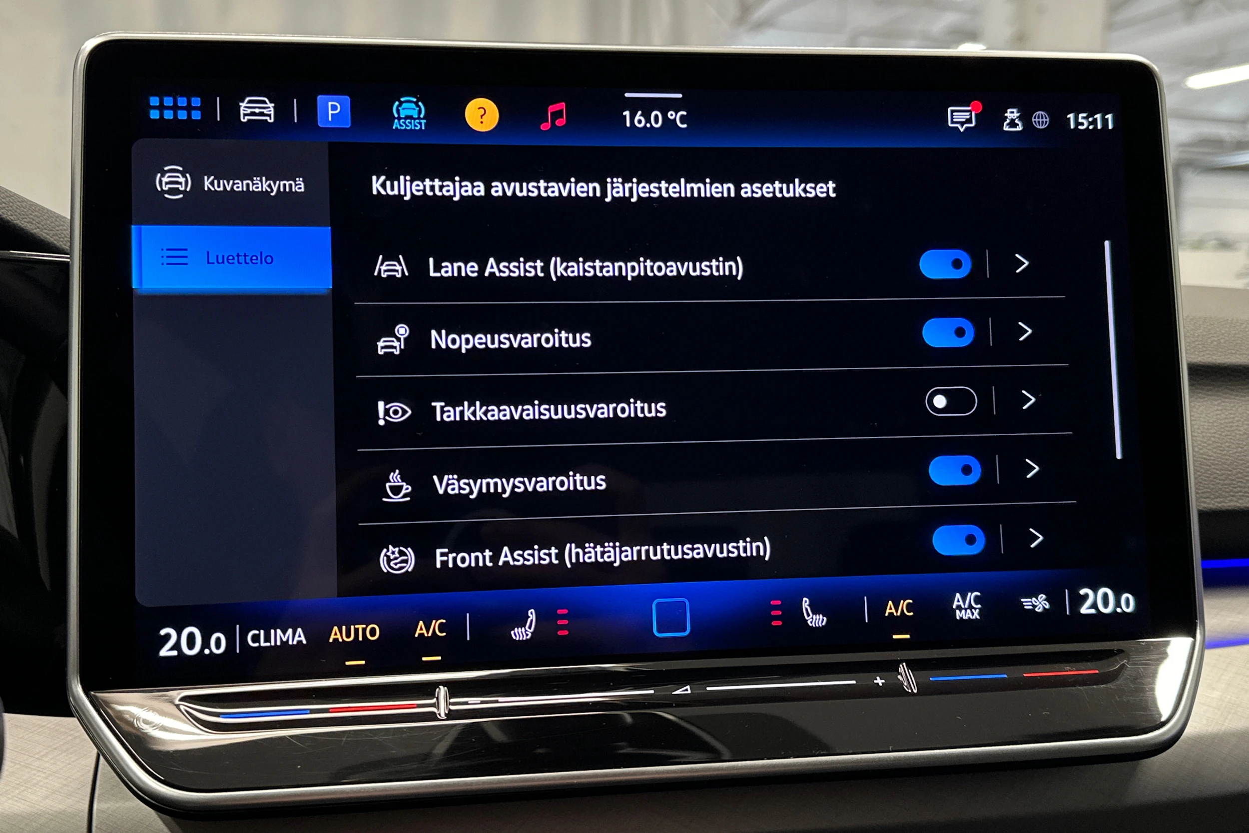 sininen Volkswagen Golf 2025 kuva 23.