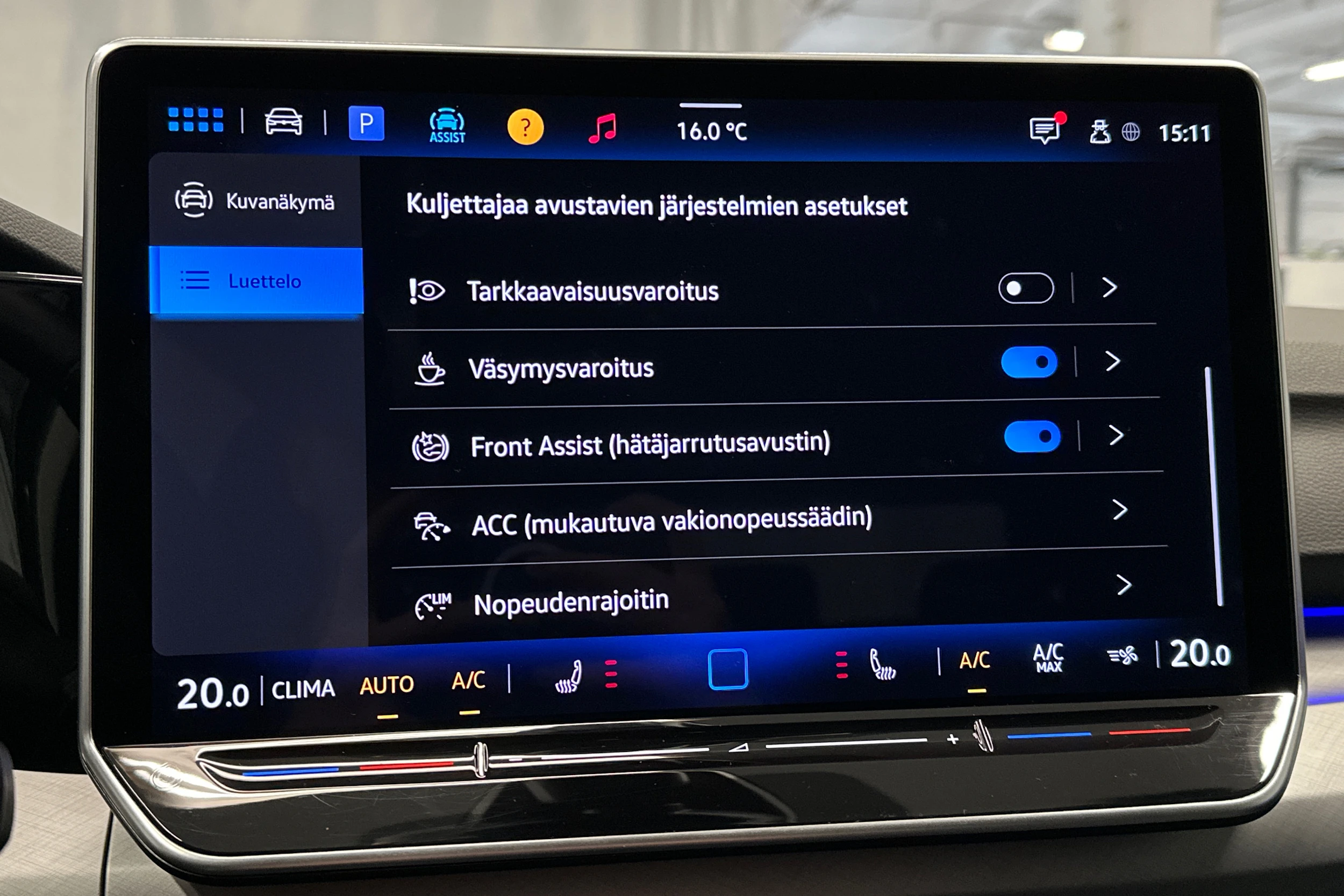 sininen Volkswagen Golf 2025 kuva 24.