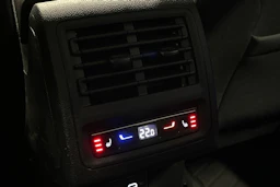 sininen Volkswagen Golf 2025 kuva 16.