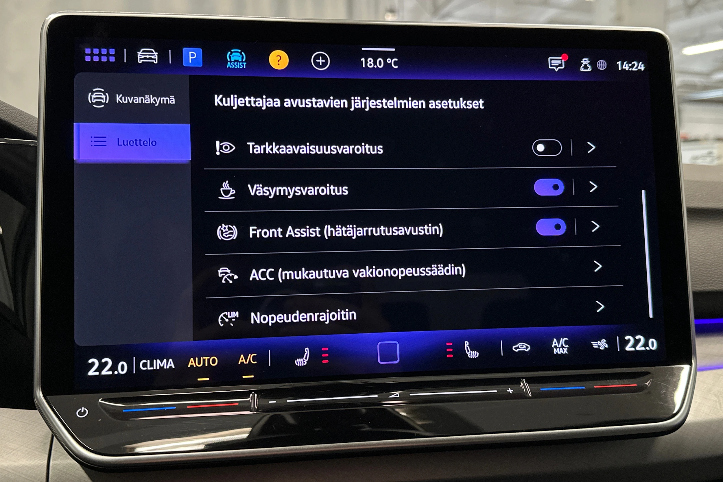 sininen Volkswagen Golf 2025 kuva 25.