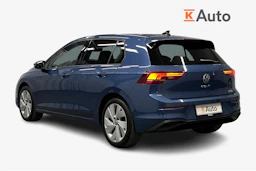 sininen Volkswagen Golf 2025 kuva 3.