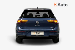 sininen Volkswagen Golf 2025 kuva 4.